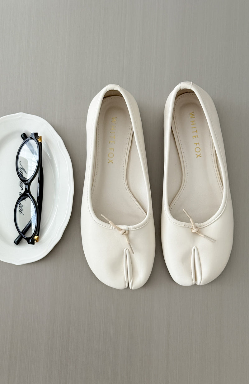 Kellee Ballet Flats Off White PU
